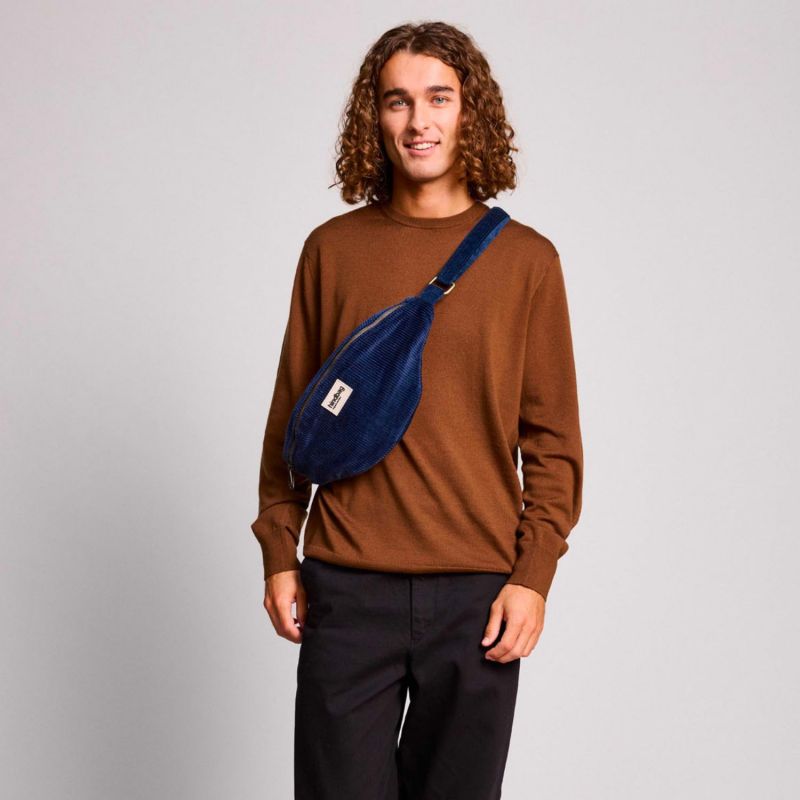 Sac banane Sasha L Velours Marine Hindbag Ambiance 2