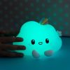 Veilleuse tactile en silicone Nuage Noa avec télécommande Little L Ambiance 5