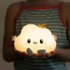 Veilleuse tactile en silicone Nuage Noa avec télécommande Little L Ambiance 6