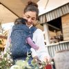 Porte bébé Flip 4 en 1 Navy Floral Infantino Ambiance 5