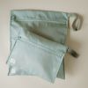 Lot de 2 sacs étanches pour vêtements mouillés Roman Green Mushie Ambiance 2