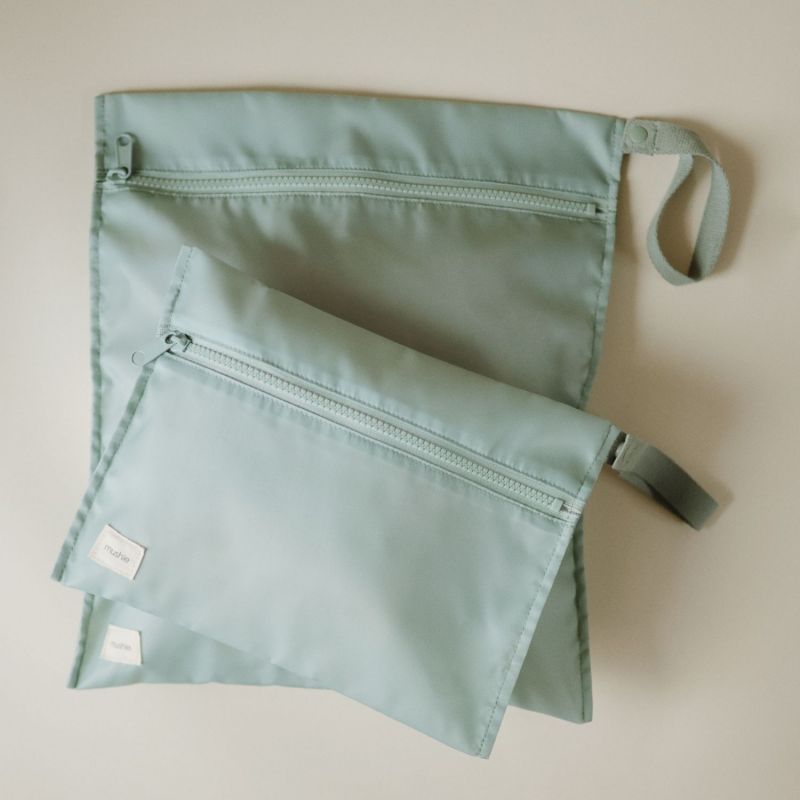 Lot de 2 sacs étanches pour vêtements mouillés Roman Green Mushie Ambiance 2