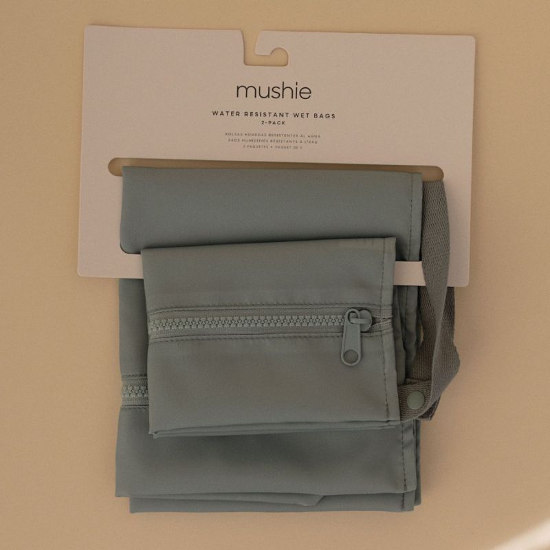 Lot de 2 sacs étanches pour vêtements mouillés Roman Green Mushie Ambiance 3