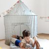Tente de jeu en tissu recyclé Vichi Bleu 3 sprouts Ambiance 2