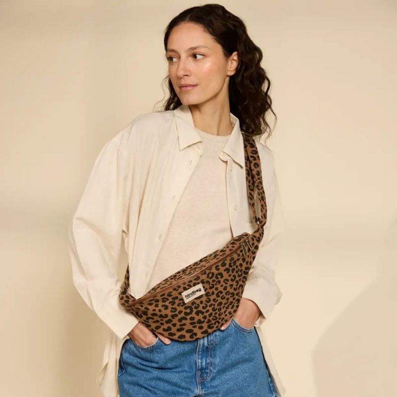 Sac banane L Sasha Léopard Cannelle Hindbag Ambiance 4