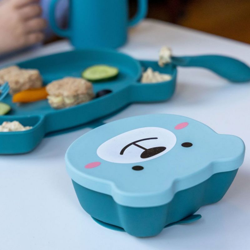 Set bol à ventouse et cuillère en silicone Ourson Bleu TUM TUM Ambiance 6