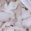 Coussin feuille d'érable blanc (43 cm)  par Cotton&Sweets