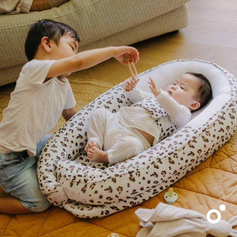 Réducteur Cocoon Leopard Cream Doomoo Ambiance 8