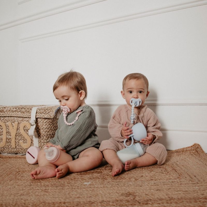 Biberon en silicone Colour Essence Bleu (240Ml) Suavinex Ambiance 6