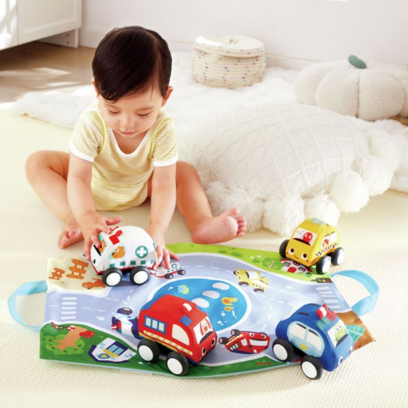 Voitures à rétrofriction et circuit Hape Ambiance 2