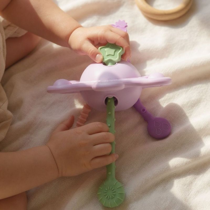 Jouet d'éveil et de dentition en silicone Petit Ciel Sensoriel Little L Ambiance 6