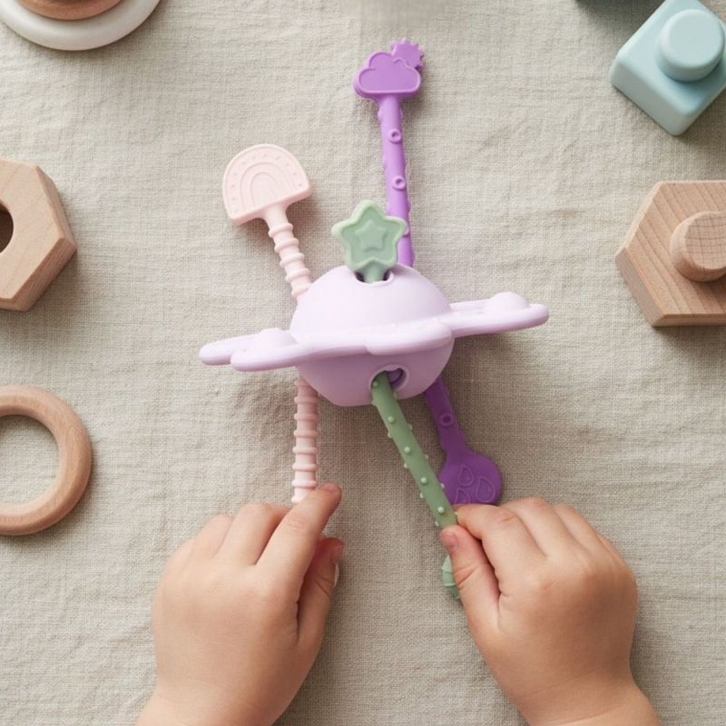 Jouet d'éveil et de dentition en silicone Petit Ciel Sensoriel Little L Ambiance 9