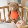 Peluche veilleuse Sleepy Teddy Ours Caramel Nattou Ambiance 4