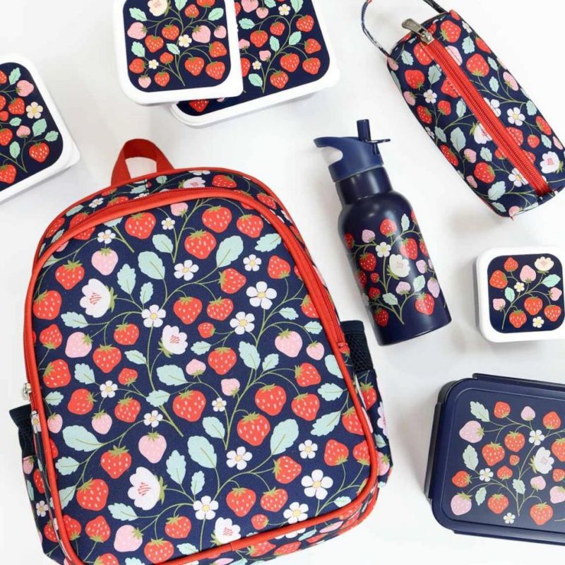 Trousse scolaire Fraises A Little Lovely Company Ambiance 6