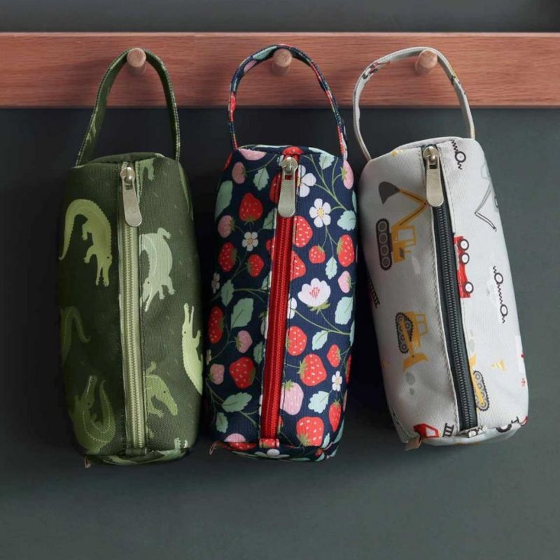 Trousse scolaire Fraises A Little Lovely Company Ambiance 7