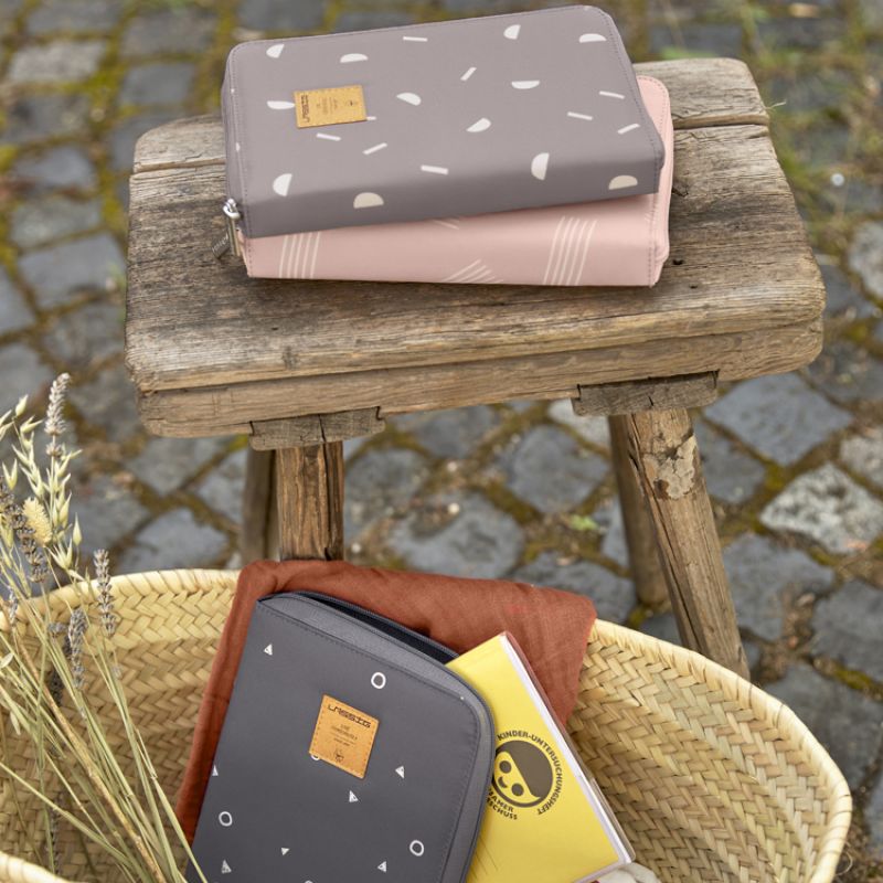 Protège carnet de santé Casual Universe anthracite Lässig Ambiance 5