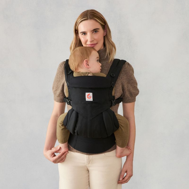 Porte bébé Omni Classic Coton Onyx Black Ergobaby Ambiance 9