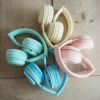 Casque audio enfant sans fil Bleu Pastel Lalarma Ambiance 4