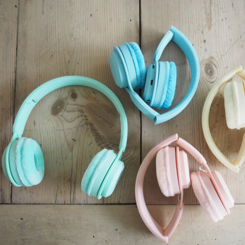 Casque audio enfant sans fil Bleu Pastel Lalarma Ambiance 2