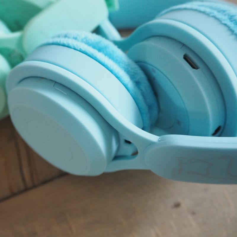 Casque audio enfant sans fil Bleu Pastel Lalarma Ambiance 6