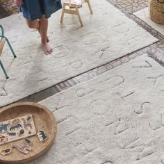 Tapis lavable RugCycled® ABC en coton naturel (90 x 130 cm)