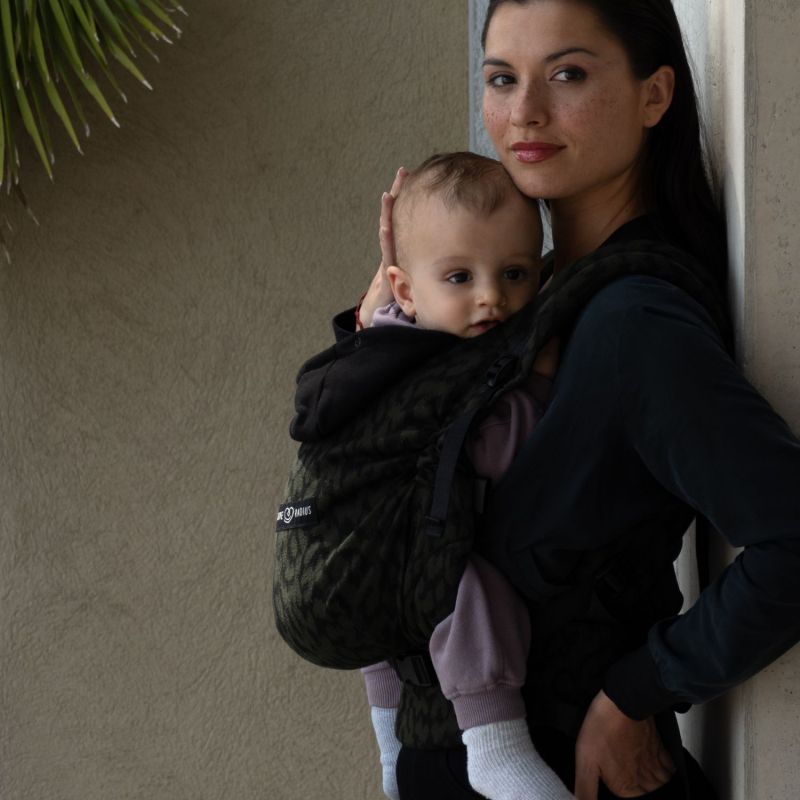Porte bébé HoodieCarrier 2 Wild Chamo Love Radius Ambiance 5