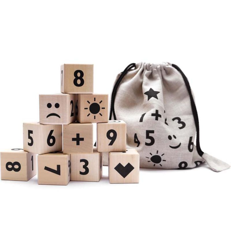Cubes en bois Math noir ooh noo