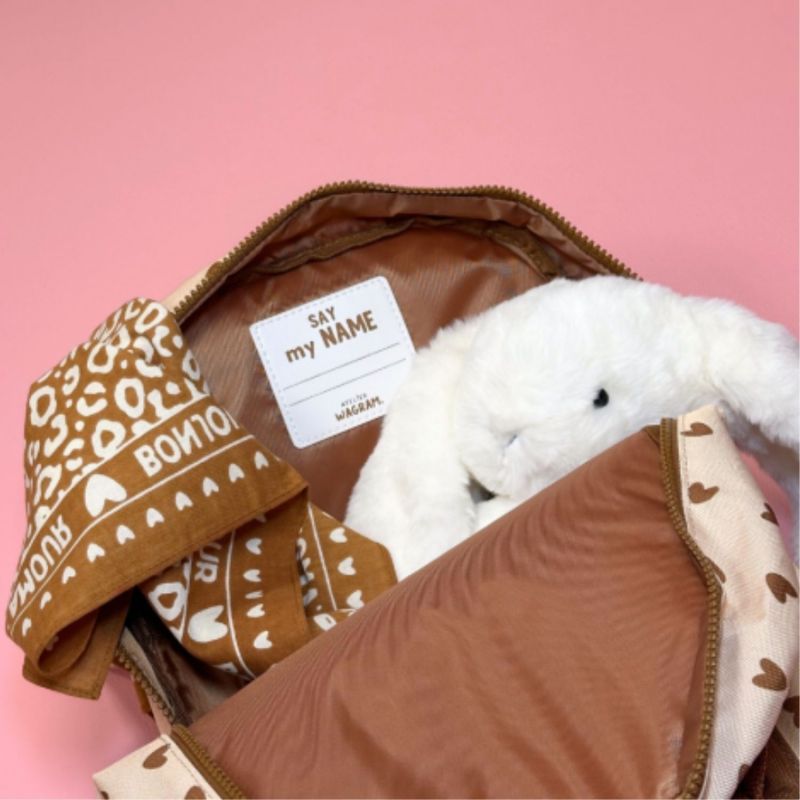Sac à dos Cœurs Marron (personnalisable) Atelier Wagram Ambiance 2
