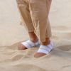 Chaussons d'eau Les Petits Marins Camel (6-12 mois) Les Pas Petits Ambiance 4