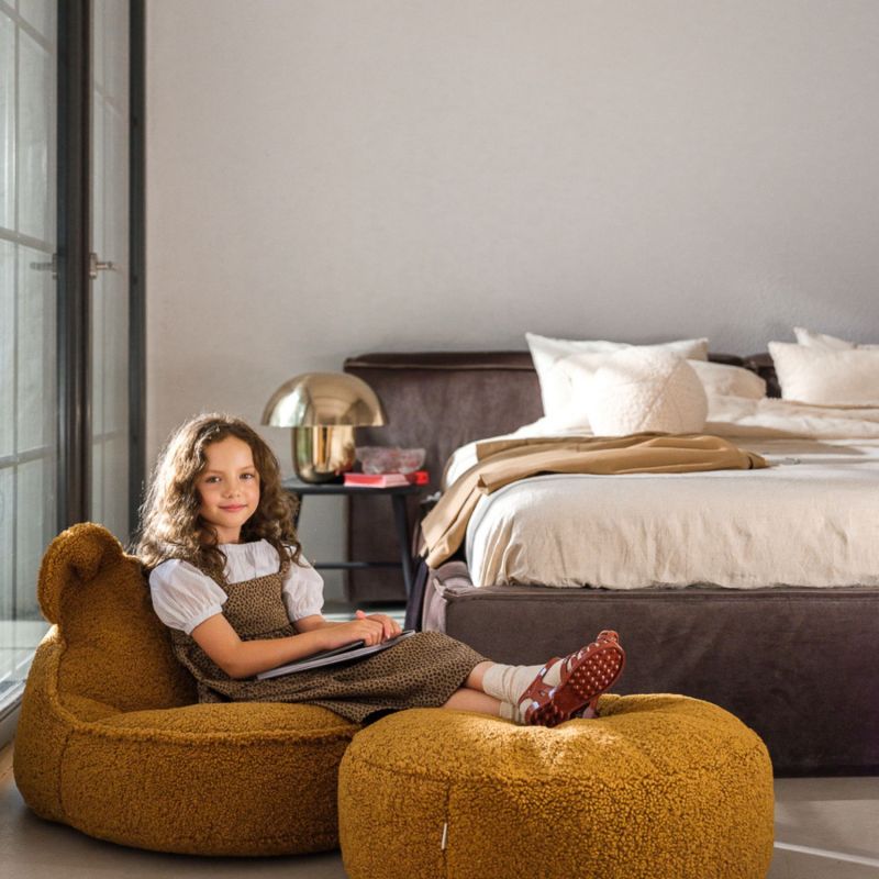 Pouf ours et repose-pieds Maple molletonné Wigiwama Ambiance 2