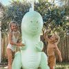 Grand arroseur gonflable Dinosaure  par Sunnylife