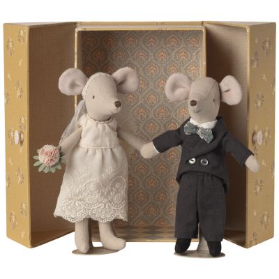 Couple de mariés dans son joli coffret Maman et Papa Maileg
