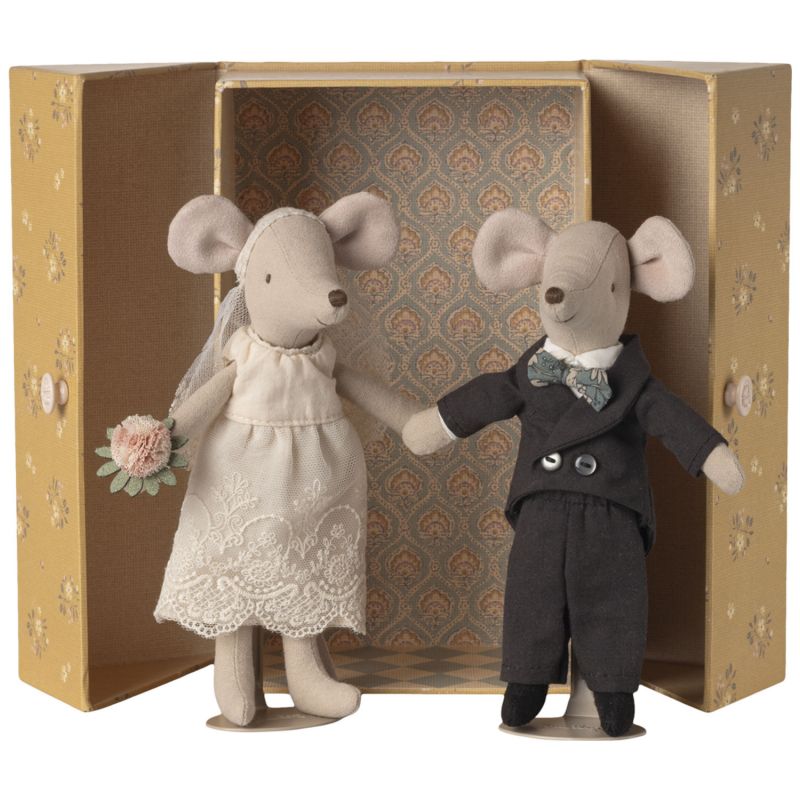 Couple de mariés dans son joli coffret Maman et Papa Maileg Produit 1