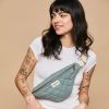 Sac banane Olivia matelassé Sauge Hindbag Ambiance 3