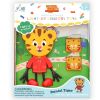 Personnage Daniel Tigre brun et 2 cubes lumineux Glo Pals Produit 9