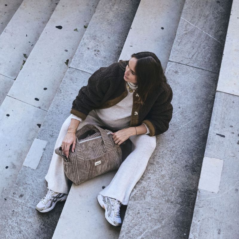 Sac à langer Middle Capsule velours Toffee BEBEL Ambiance 3