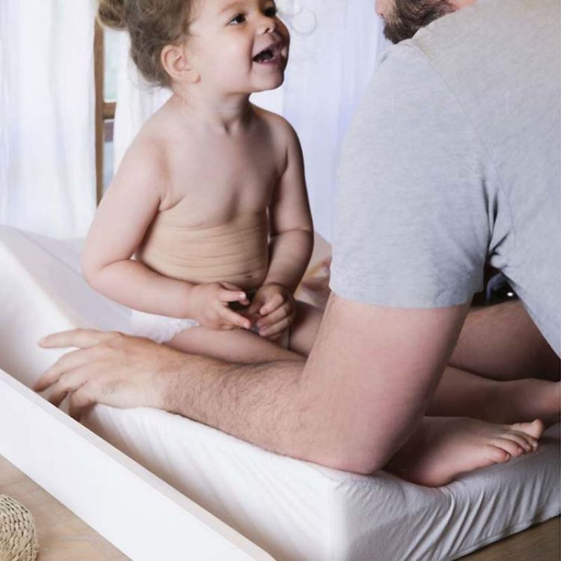 Matelas à langer incliné Sofalange avec housse blanche Béaba Ambiance 5