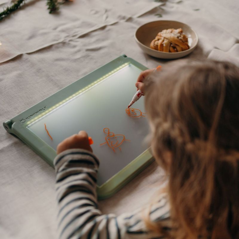 Table lumineuse A4 KIDYDRAW PRO nomade 2en1 (5 ans et+) KIDYWOLF Ambiance 6
