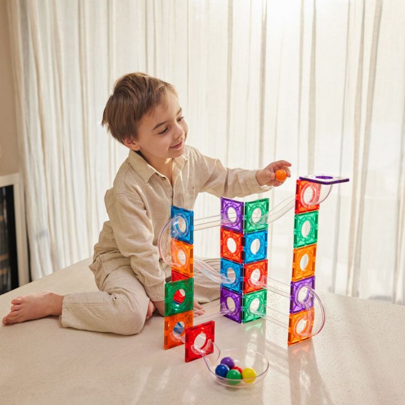 Circuit de billes magnétique Compact Intense (60 pièces) Cleverclixx Ambiance 2