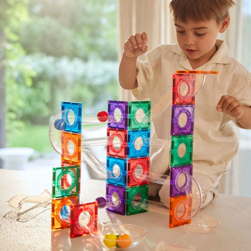 Circuit de billes magnétique Compact Intense (60 pièces) Cleverclixx Ambiance 6