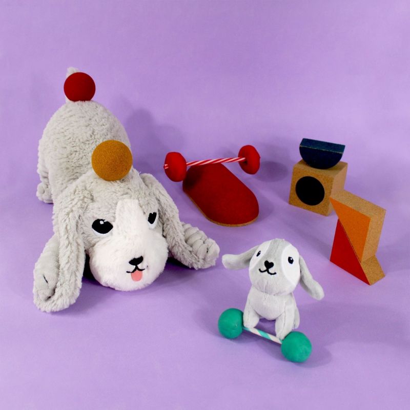 Peluche Chien maman et bébé Les Ptipotos Gris clair (34 cm) Les Déglingos Ambiance 2