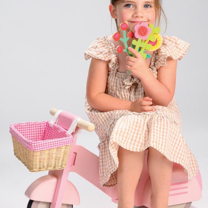 Porteur Scooter avec panier Tender Leaf Ambiance 3
