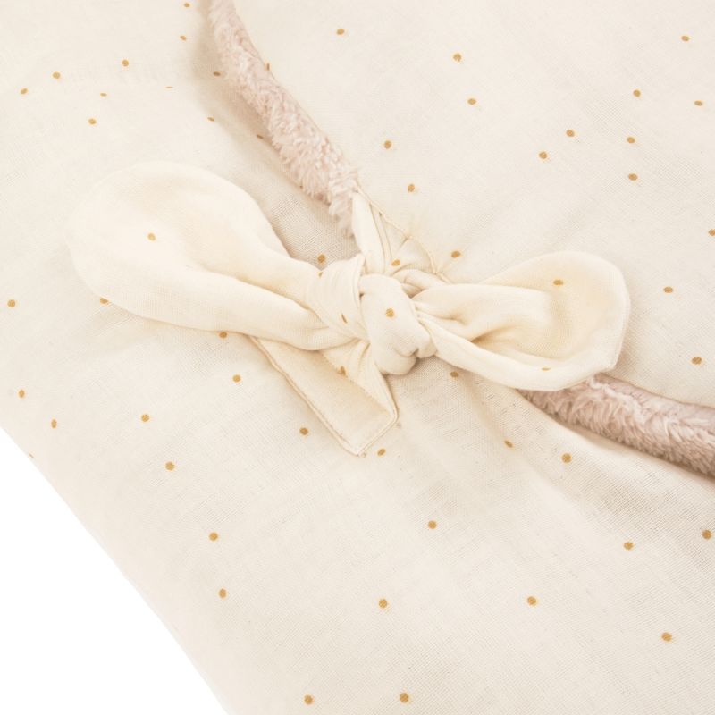 Couverture nomade hiver baby nest wabi-sabi Natural sweet dots Nobodinoz Produit 4