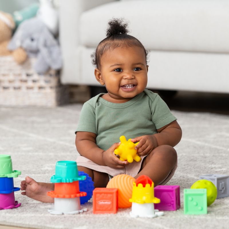 Coffret sensoriel Balls blocks & cups (16 pièces) Infantino Produit 2