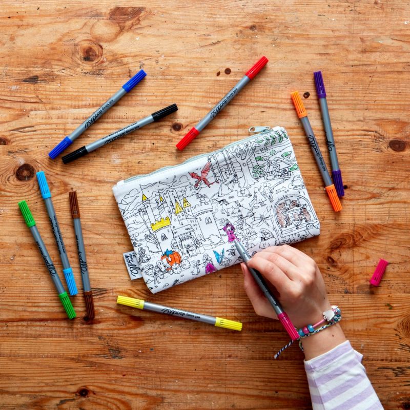 Trousse à colorier lavable et réutilisable Conte de fées avec 10 feutres Eatsleepdoodle Ambiance 4