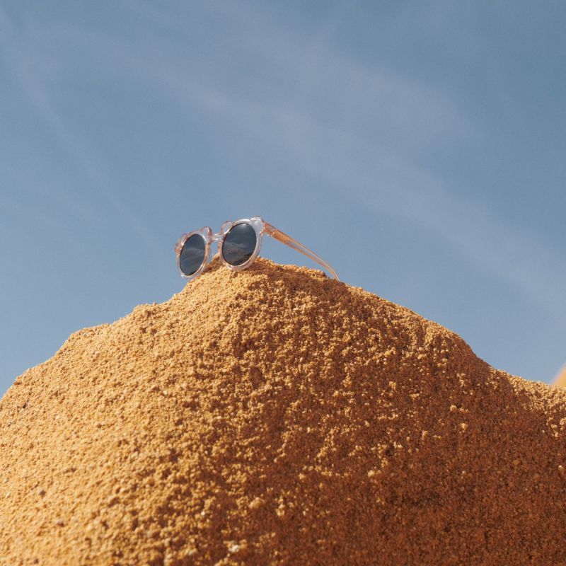 Lunettes de soleil Darla Mr Bear Rose transparent (1-3 ans) Liewood Ambiance 3