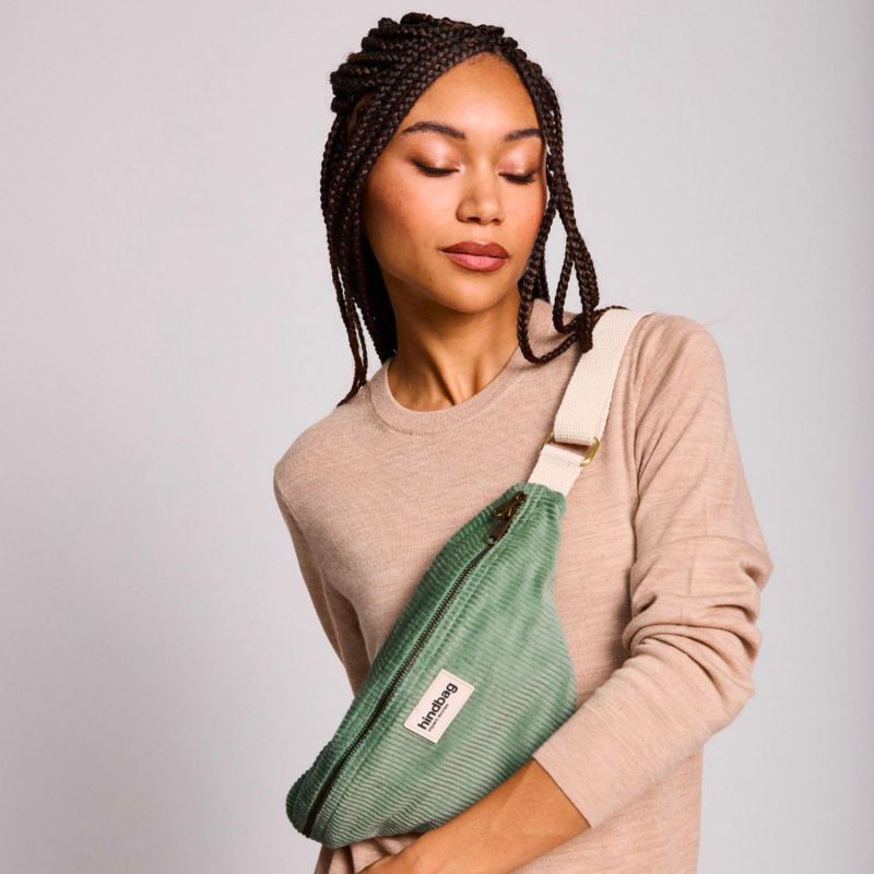 Sac banane Olivia Velours Vert d'eau Hindbag Ambiance 2