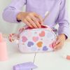 Trousse de toilette Cœurs A Little Lovely Company Ambiance 1