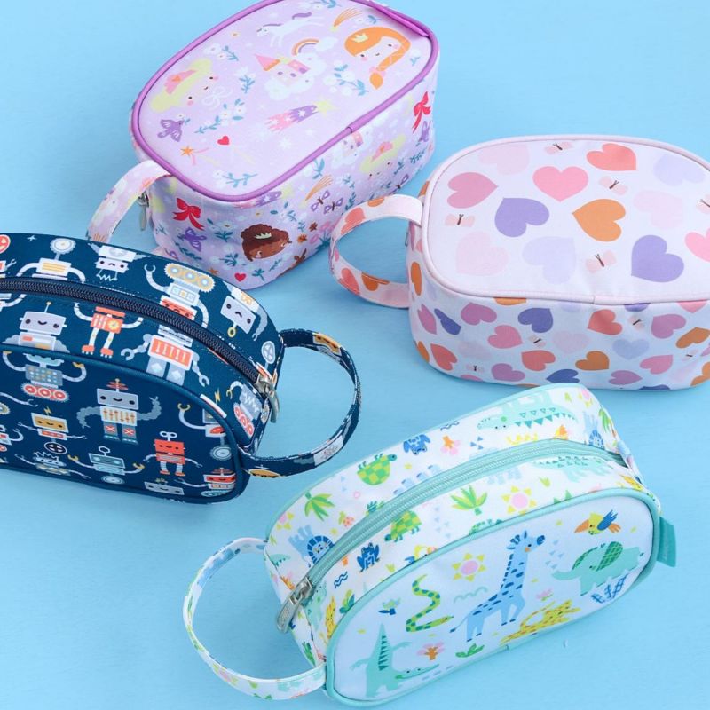 Trousse de toilette Cœurs A Little Lovely Company Ambiance 8