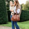 Sac à langer Mommy Club Simili cuir marron foncé Childhome Ambiance 4